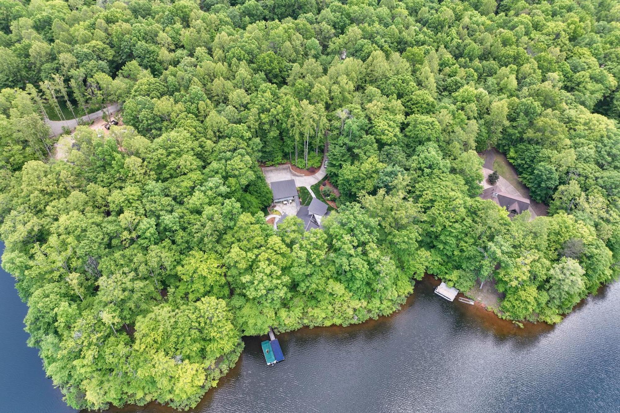 Stunning Lakefront Roxboro Home With Private Dock! Exterior foto